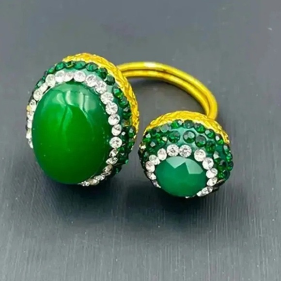 Elegant Green Onyx Crystal Sicily Ring - Picture 2 of 2